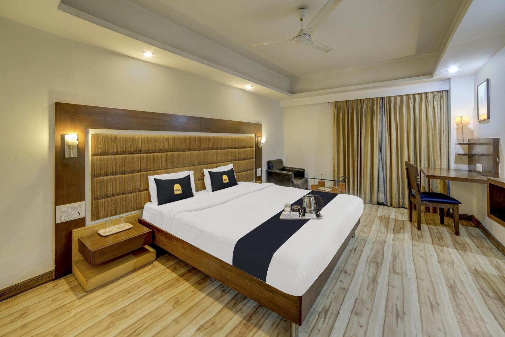 Collection O Cambay Sapphire Hotel Sarkhej Екстериор снимка