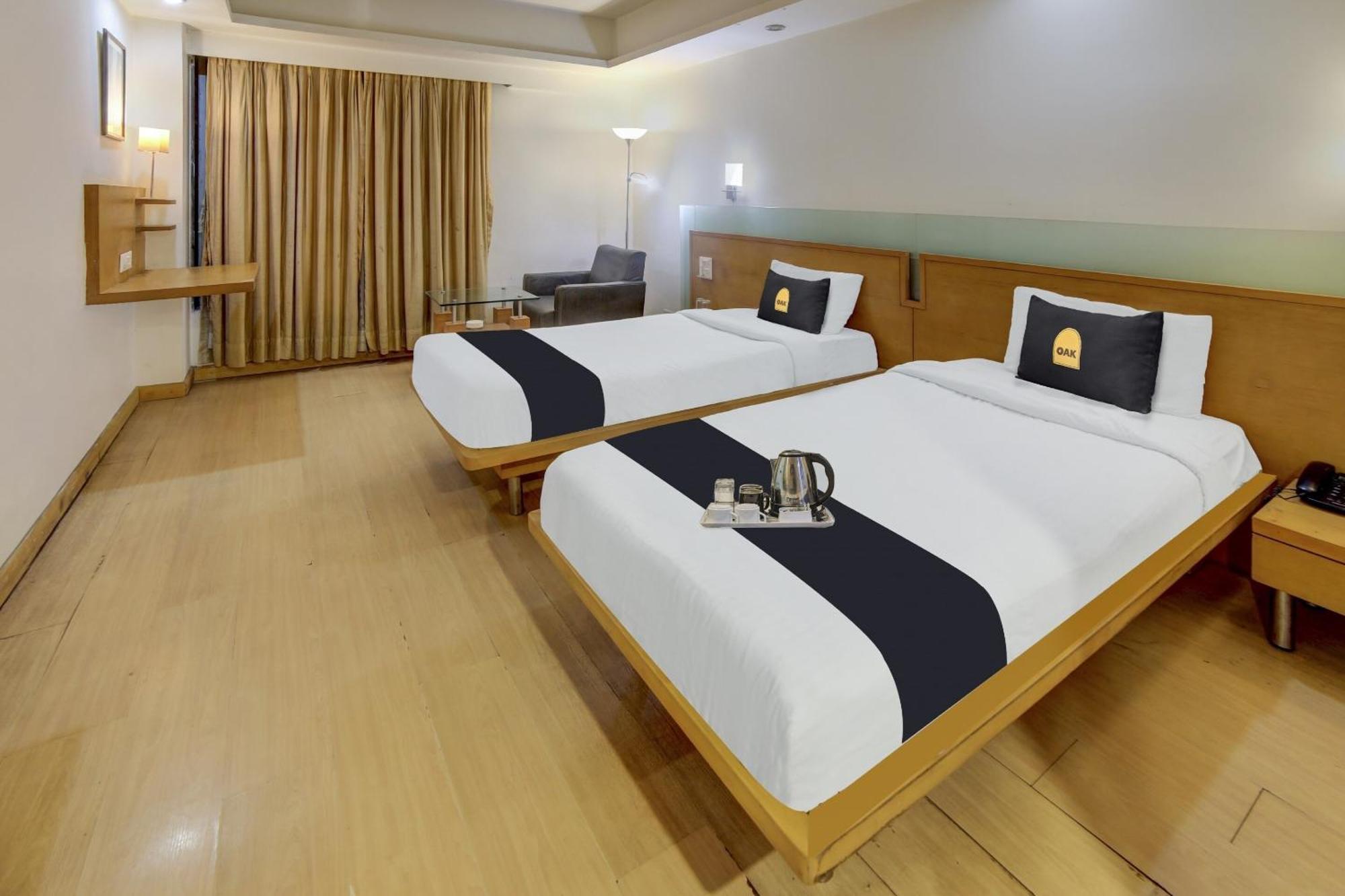 Collection O Cambay Sapphire Hotel Sarkhej Екстериор снимка