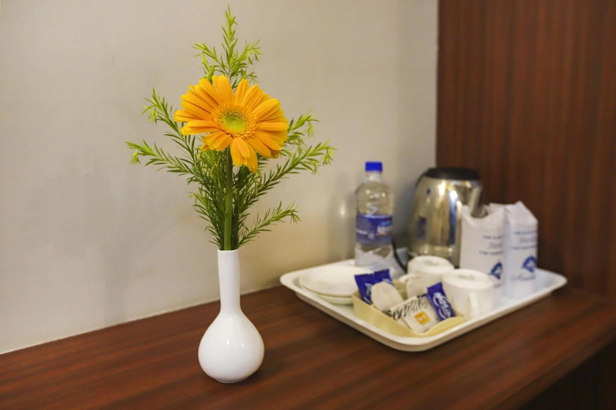 Collection O Cambay Sapphire Hotel Sarkhej Екстериор снимка